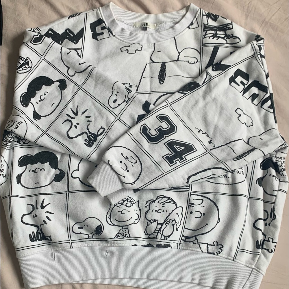 Charlie Brown black and white cartoon sweatshirt.